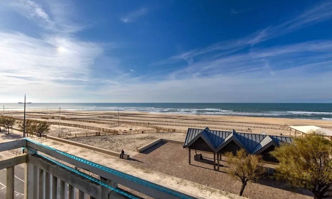 Soulac-sur-Mer Apartment | Pet-Friendly Flat with Ocean View in Soulac-sur-Mer