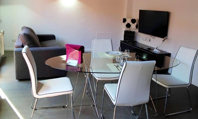 Olot Apartment | Homerez - Beautiful appartement for 4 ppl. with terrace and balcony at Olot