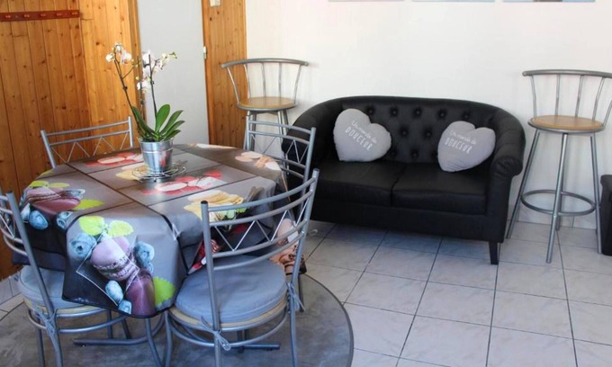Pontorson House | Homerez - Beautiful house for 4 ppl. at Pontorson