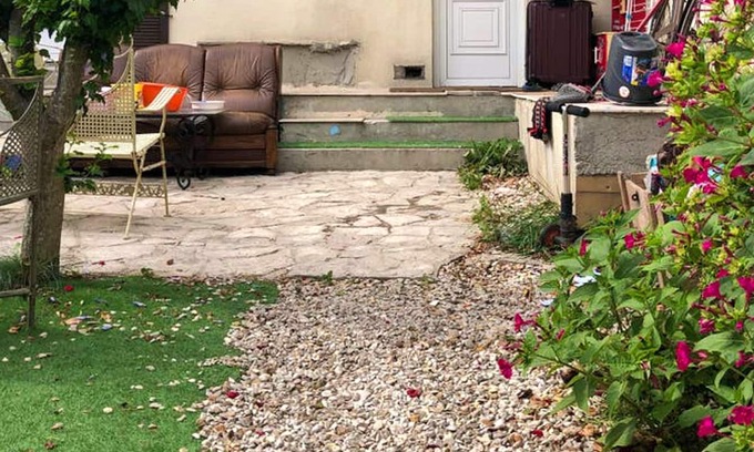 Villejuif Apartment | Homerez - Beautiful studio for 3 ppl. with terrace at Villejuif
