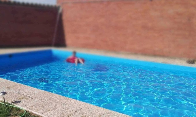 Babilafuente House | Homerez - Big house for 13 ppl. with swimming-pool and terrace at Babilafuente