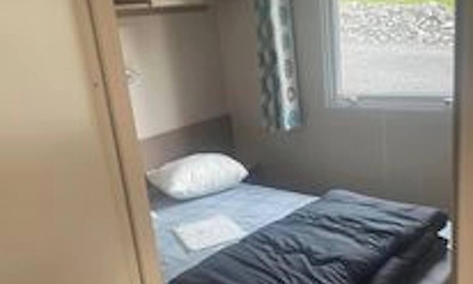 Banes House | Inviting Bungalow with Shared Pool in Argences en Aubrac