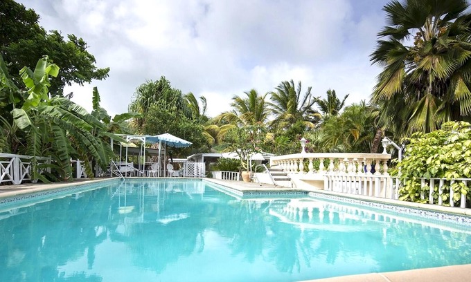 Grand-Bourg House | Homerez - Bungalow 700 m away from the beach with shared pool and jacuzzi