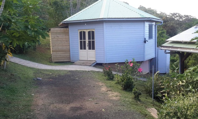 Le Robert House | Relaxing Bungalow in Le Robert with Pool & Ocean View