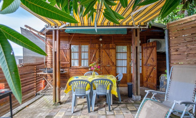 Plateau-Caillou House | Beautiful Bungalow in Saint Paul with Ocean View Amenities