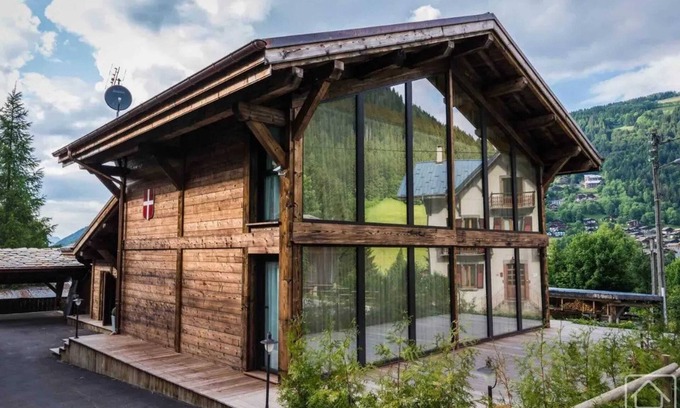 Morzine Ski Chalet | Inviting Chalet in Morzine with Pool and Pet-Friendly Perks