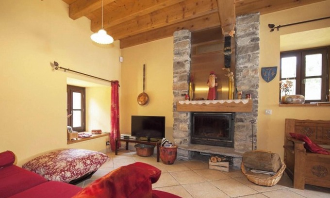 Saint-Andre Ski Chalet | Charming Chalet Near Slopes with Spa & Family Amenities