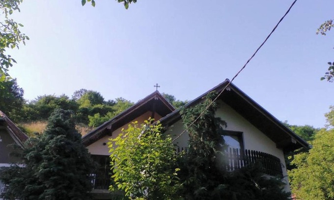 Sibiel Ski Chalet | Relaxing Chalet in Sibiel with Hot Tub and Spa Access