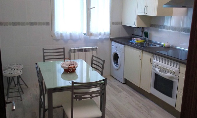 Centro y casco historico Apartment | Ideal Apartment for 7 Guests in Oviedo with Great Amenities