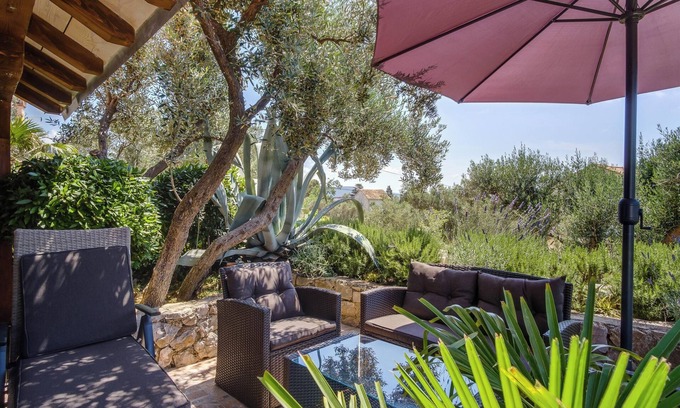 Martinscica House | Martinšćica House: Pet-Friendly Retreat with Ocean View