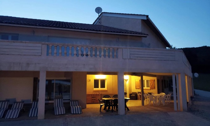 Saint-Gery House | Spacious Home for 10 with Pool and Terrace in Saint-Géry