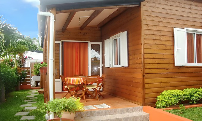Plateau-Caillou House | Cozy Sea View Retreat Near Beach in Saint Paul - 9.6/10