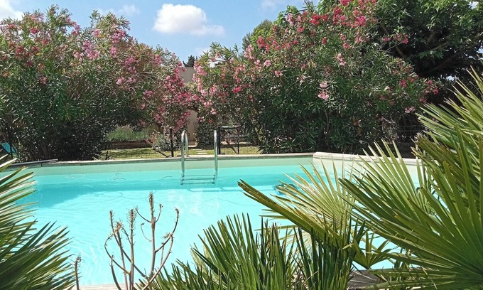 Maillane House | Relaxing Retreat: House with Pool & Terrace in Maillane