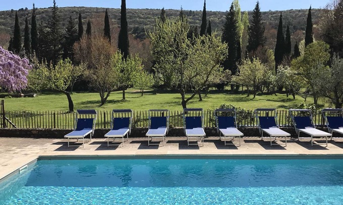 Valaurie House | Relaxing Retreat with Pool and Garden in Valaurie
