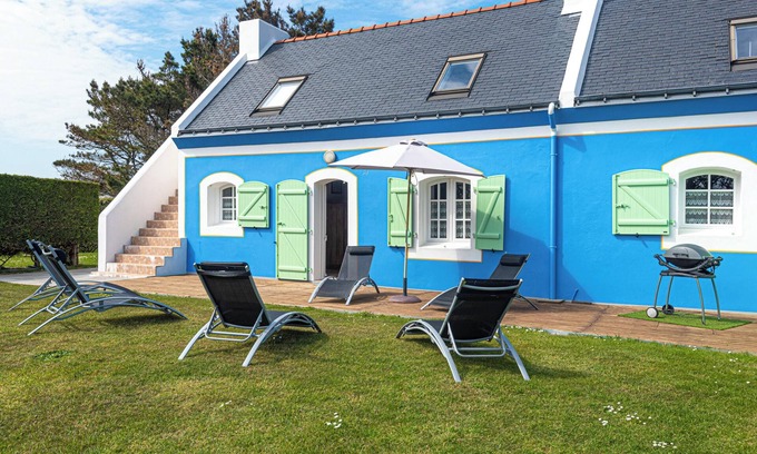 Bangor House | Relaxing House Steps from the Beach in Bangor for 6 Guests