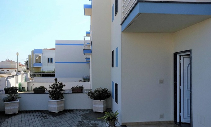Atalaia House | Cozy Retreat: Garden House 1km from the Beach in Lourinhã