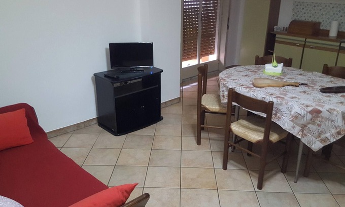 Milazzo House | Relaxing Milazzo House with Ocean View and Pool Amenities