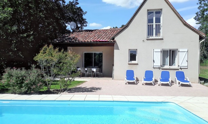 Loubressac Villa | Perfect Villa for 8 with Pool, Garden & Terrace in Loubressac
