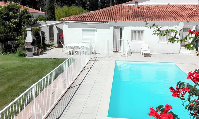 Meynes Villa | Relaxing Villa with Pool and Garden in Meynes for 8 Guests