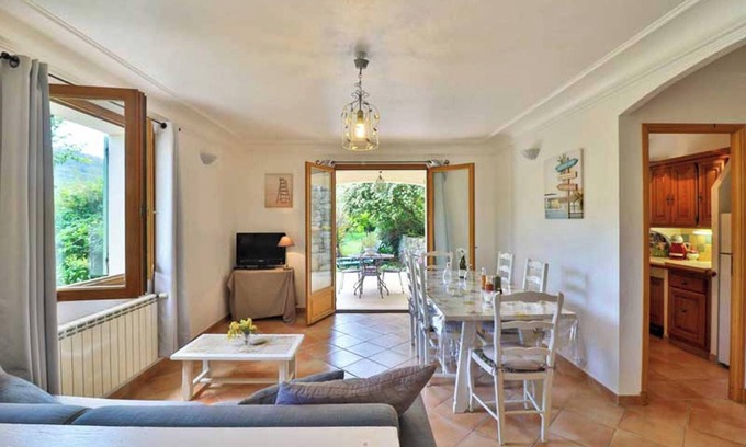 Le Bar-sur-Loup Apartment | Charming Apartment with Garden and Terrace in Le Bar-sur-Loup