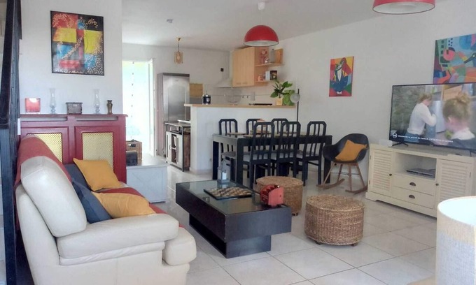 Lunel House | Inviting House for 6 with Terrace at Lunel, Pet Friendly