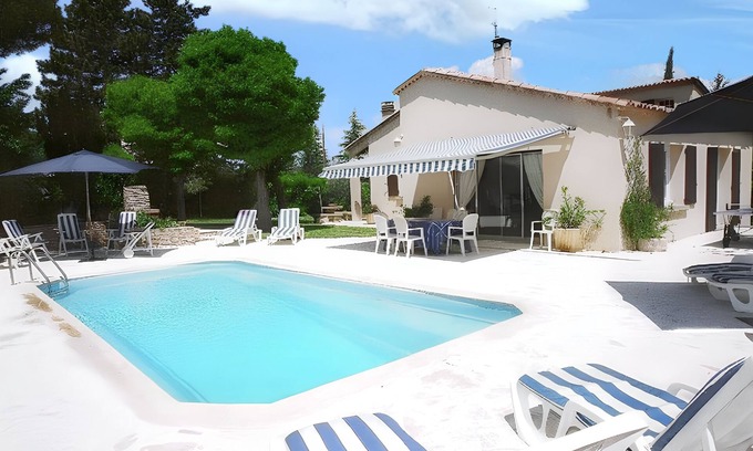 Cereste Villa | Homerez - Elegant Villa in Céreste with Private Pool and Jacuzzi