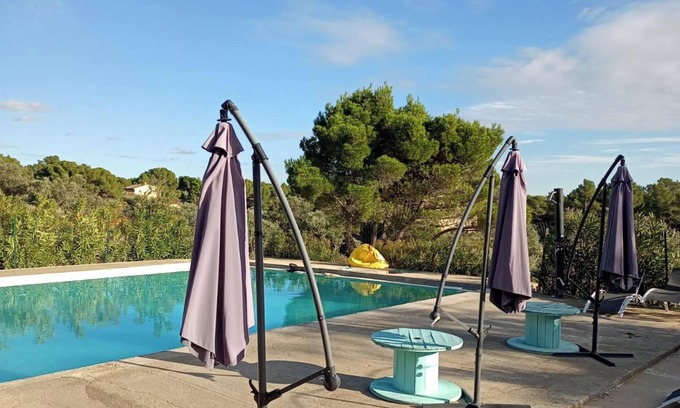 Mouries Villa | Homerez - Elegant Villa in Mouriès with Mountain View and Private Pool