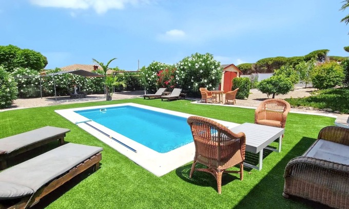 Chiclana de la Frontera Villa | Unforgettable Oceanfront Stay at Villa Chiclana de la Frontera