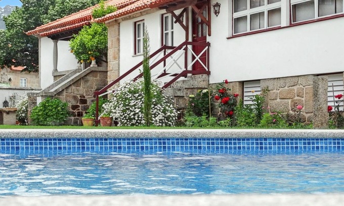Fatauncos House | Homerez - Family House with Mountain View in Vouzela