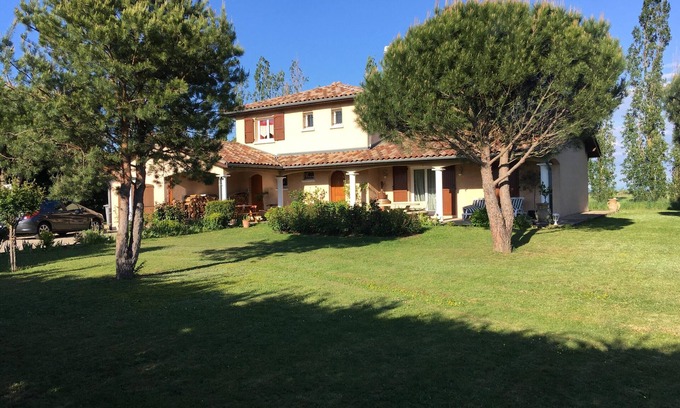 Saint-Cyr-sur-le-Rhone House | Beautiful House with Pool & Spa in Saint-Cyr-sur-le-Rhône