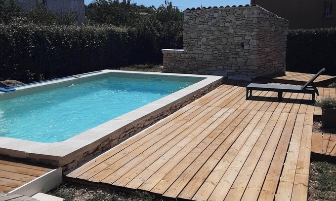 Croagnes Villa | Idyllic Villa with Pool for 6 in Saint-Saturnin-lès-Apt