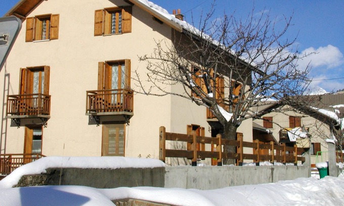 Villar-Saint-Pancrace House | Homerez - House 1 km away from the slopes for 20 ppl. at Villar-Saint-Pancrace