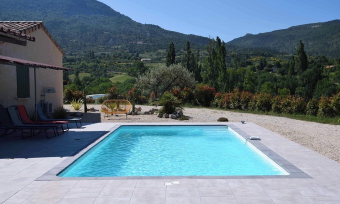 La Roche-sur-le-Buis House | Relaxing Retreat with Pool for 10 in La Roche-sur-le-Buis