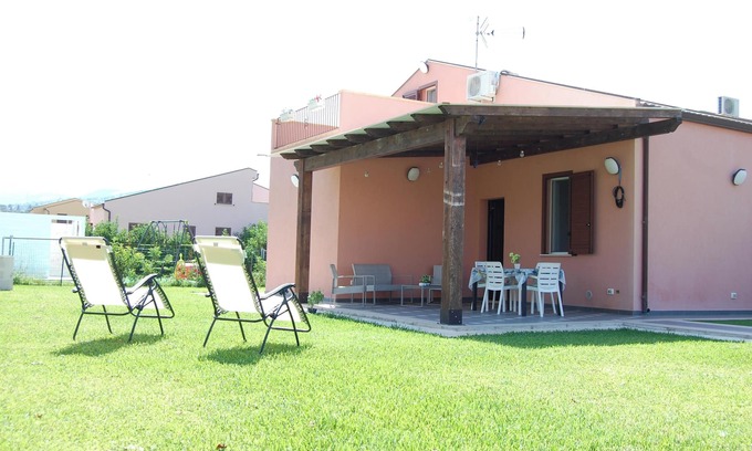 Gorgo Lungo House | Oceanfront Bliss at Homerez - House Gorgo Lungo Lascari
