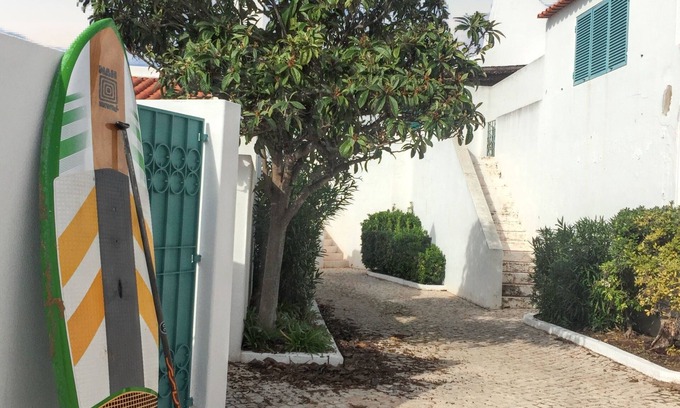 Prainha House | Seaside Retreat: 200m from Beach with Pool & Ocean View