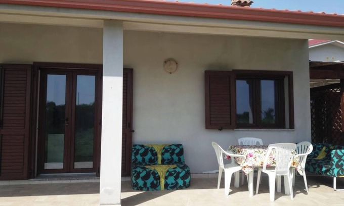 Sant'Anna Arresi House | Homerez - House in Is Potettus