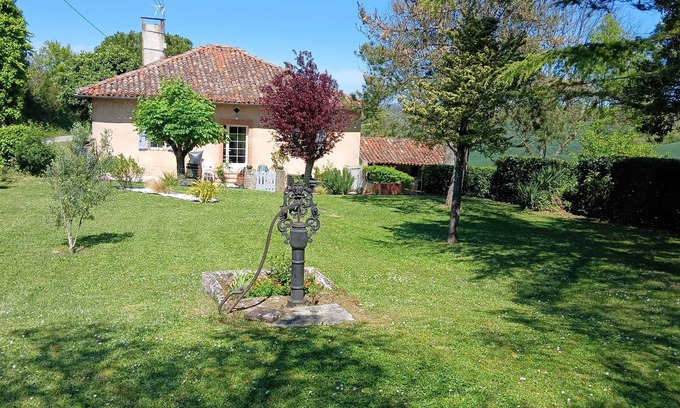 Martisserre House | Guest Rated: 10/10 Garden House with Lake View at Martisserre