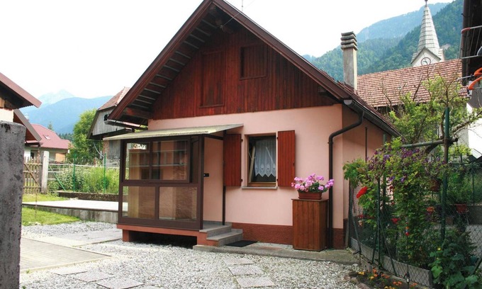 Pontebba House | Cozy Getaway: Garden House near Slopes at Pontebba