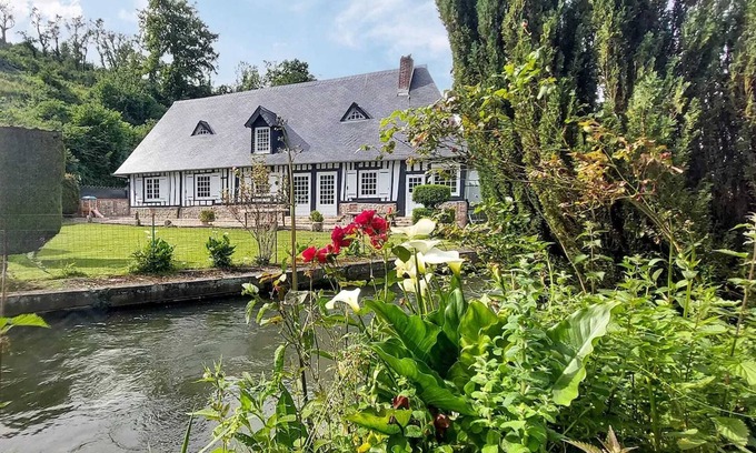Vittefleur House | Idyllic Pet-Friendly House in Vittefleur with Garden