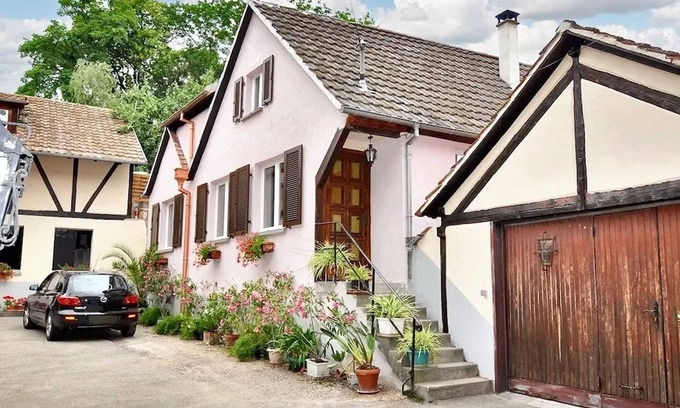 Ingersheim House | Ingersheim Retreat: 10/10 Stay with Garden & Terrace