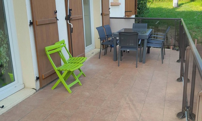 Tancua House | Cozy Garden Retreat Near the Beach for 6 Guests