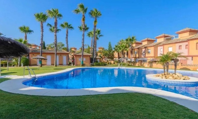 Lepe House | Beachside Retreat: 2 km from the Ocean with Shared Pool