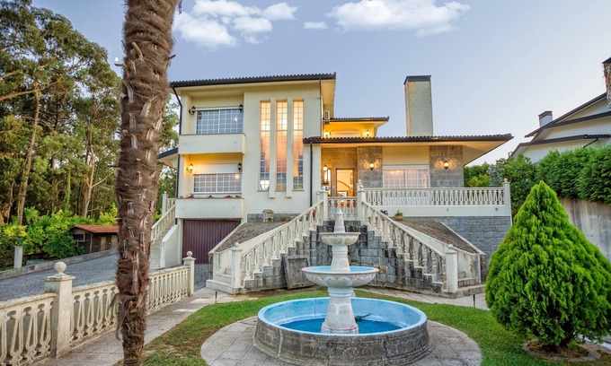 Valenca Other | Homerez - Mansion for 25 ppl. with swimming-pool, jacuzzi and garden at Valença