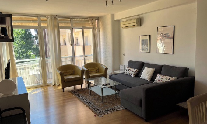 Mestalla Apartment | Discover Homerez: Modern Oceanfront Apartment in València