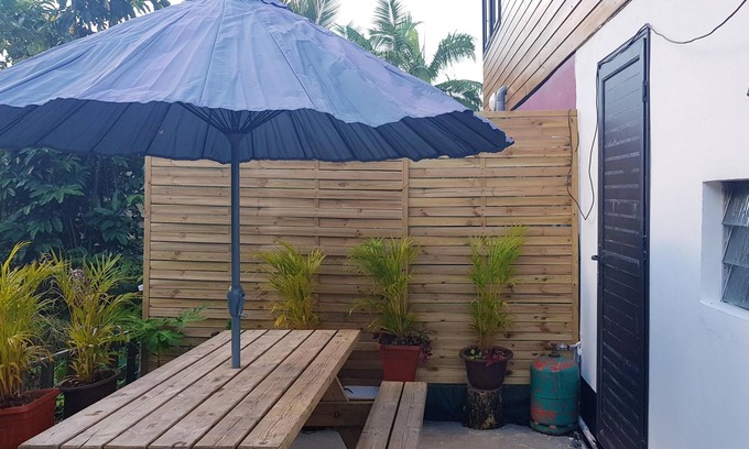 Saint-Benoit Apartment | Homerez - Nice appartement for 2 ppl. with garden at Saint-Benoit