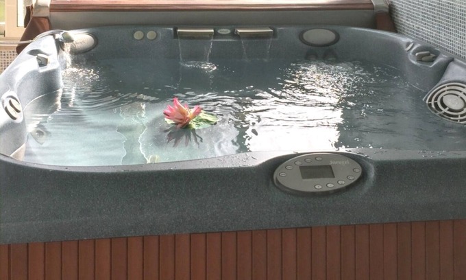 Montenero di Bisaccia House | Elegant House in Montenero with Jacuzzi and Ocean View