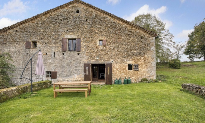 Gavaudun House | Guest Rated 9.6: Cozy House with Pool in Gavaudun
