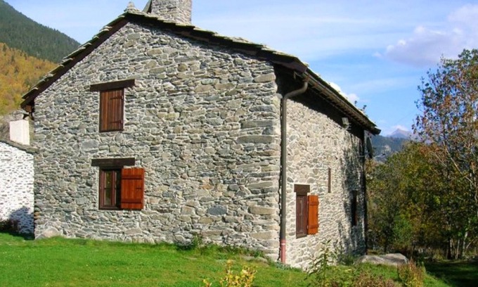 Saint-Andre Ski Chalet | Homerez - Spacious chalet 8 km away from the slopes for 6 ppl. at Saint-André