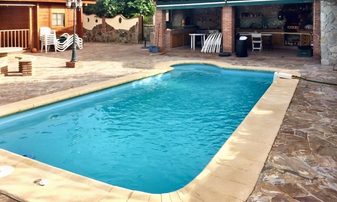 Coin Villa | Relaxing Villa for 7 with Pool, Jacuzzi & Garden in Coín