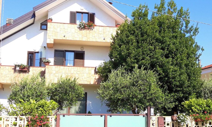Canosa Sannita Apartment | Serene Mountain View Studio with Garden Access